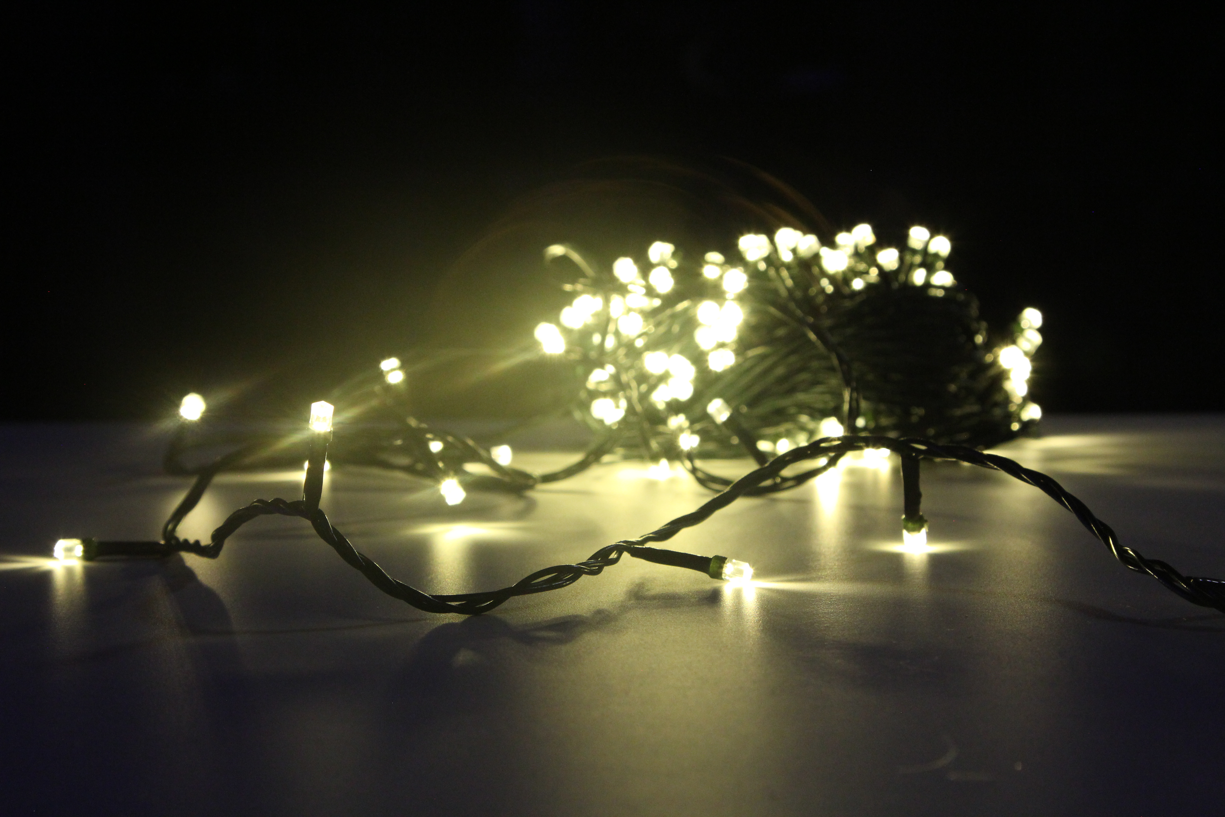 Электрогирлянда Нить внутр. 120 LED, колпачек кристалл, 12м шампань по цене 