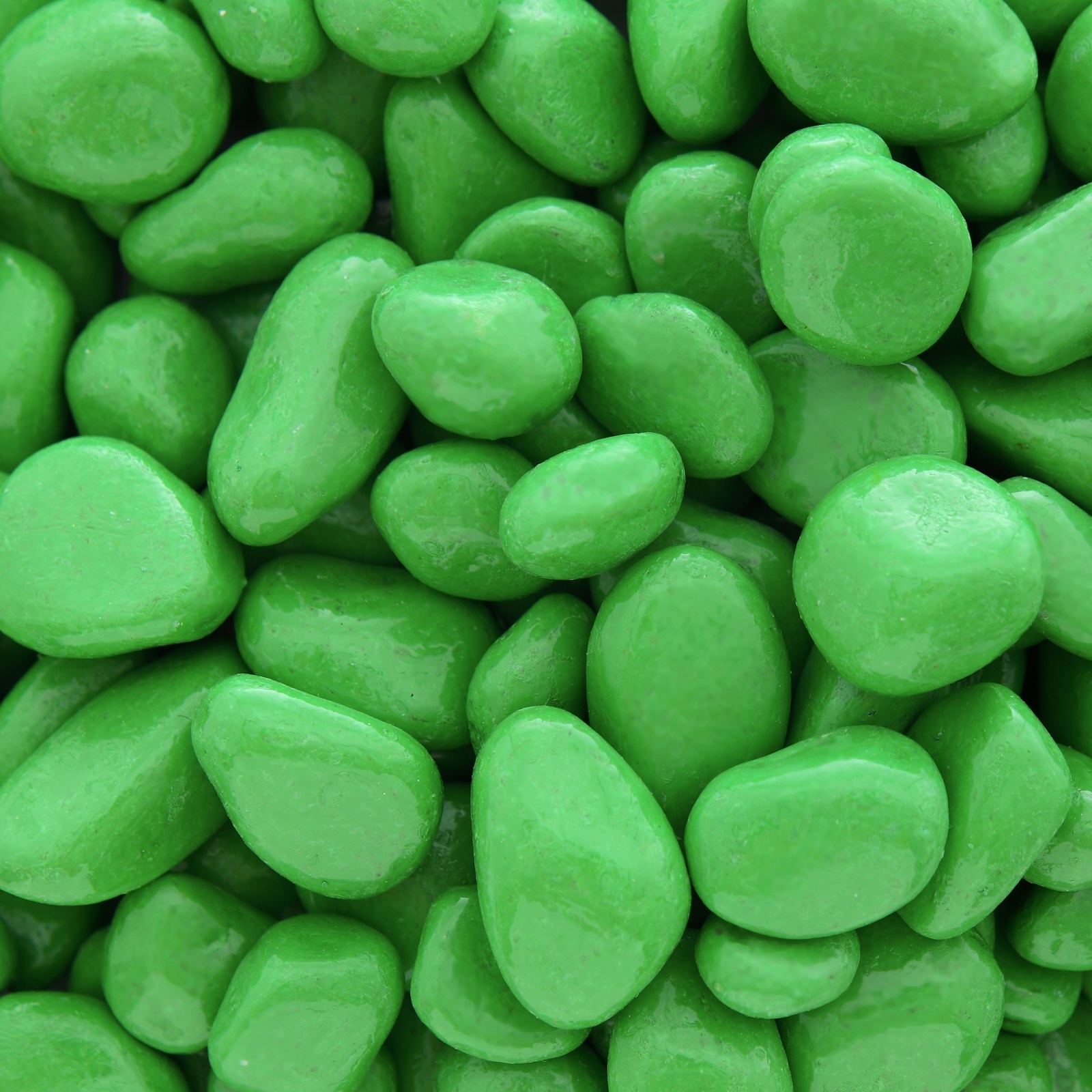 Грунт декоративный Галька цветная,  салатовая 800г фр 8-12мм арт.1198690 по цене 