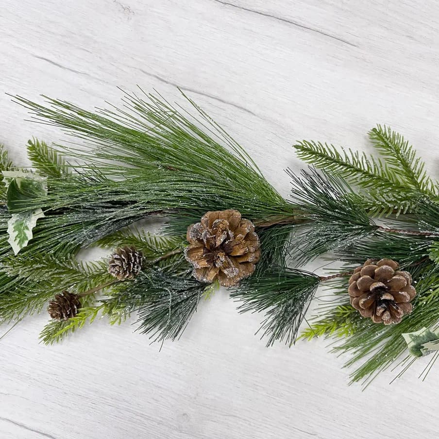 Гирлянда еловая с шишками и остролистом 130см арт.87371 по цене 