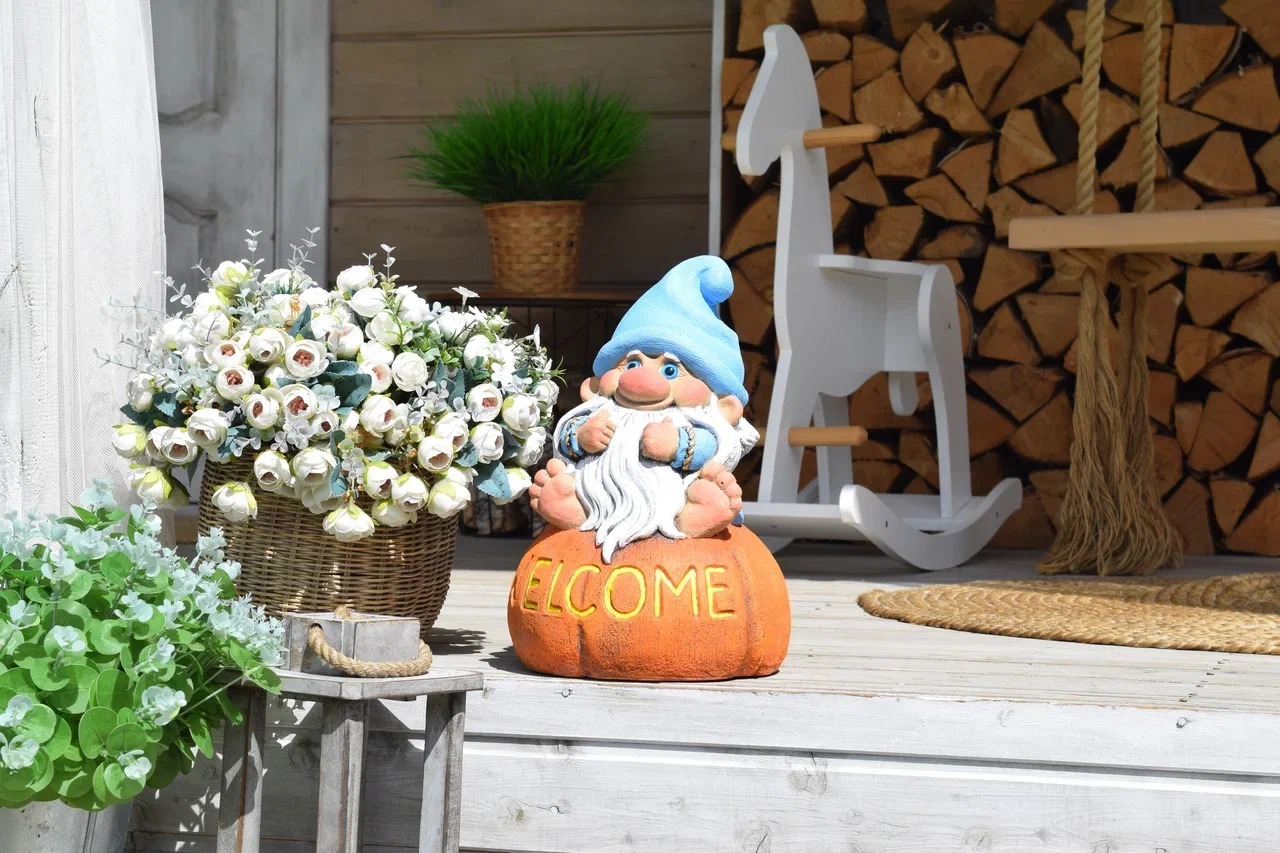 Фигура садовая Гномик Эл на тыкве, полистоун арт.Ф238 по цене 