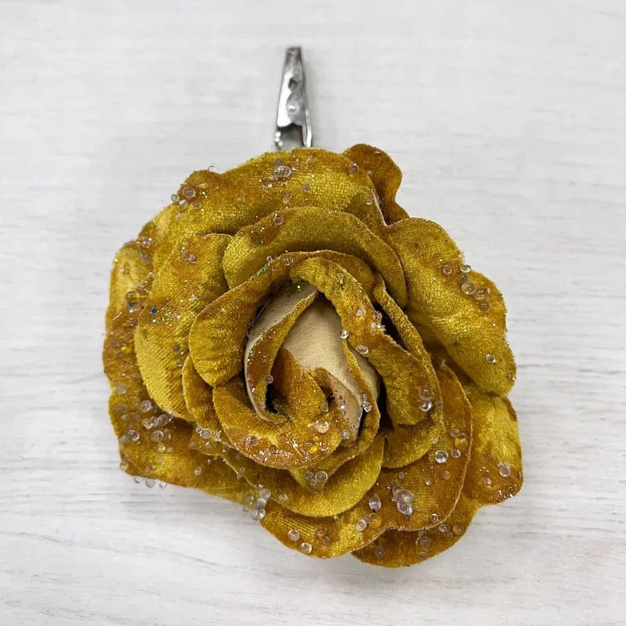 Цветок Роза в снегу на клипсе 18х12см золото арт.87265 по цене 