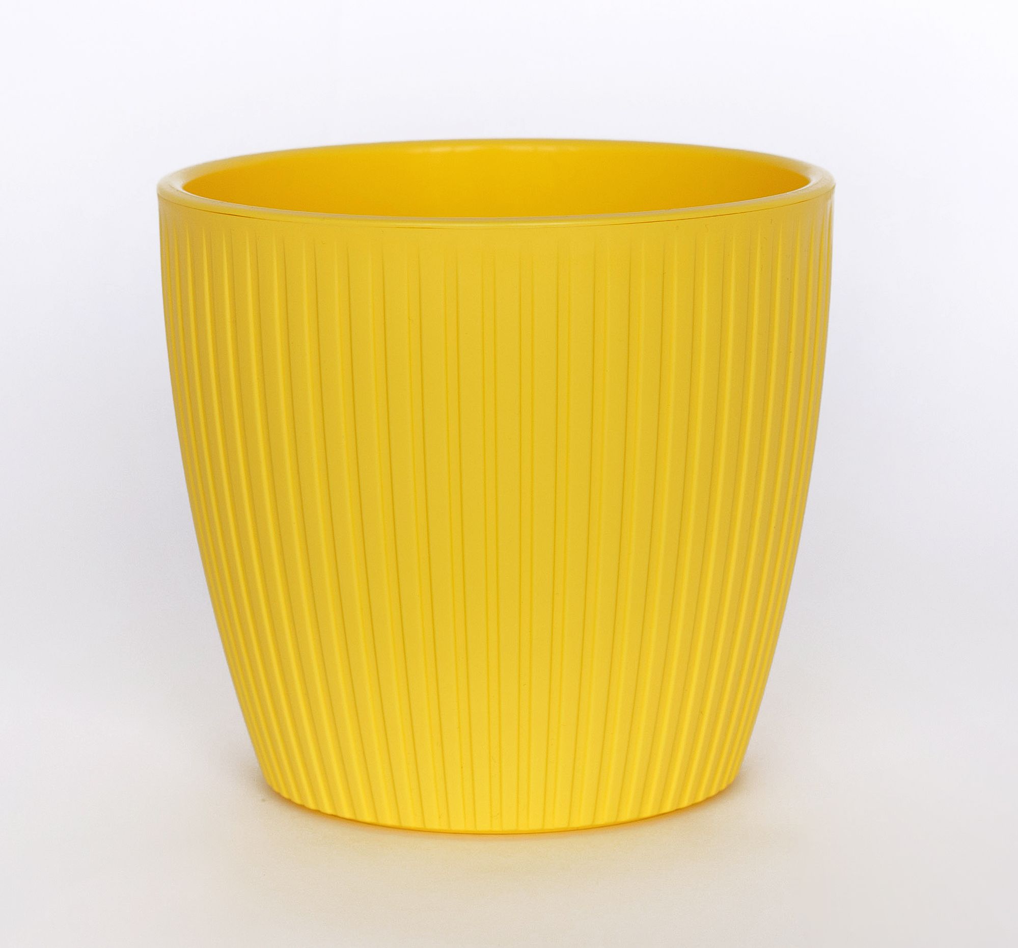 Кашпо ЭВИ ВипСет со вставкой пластик d-17,5см h-15,5см V-3л желтый по цене 