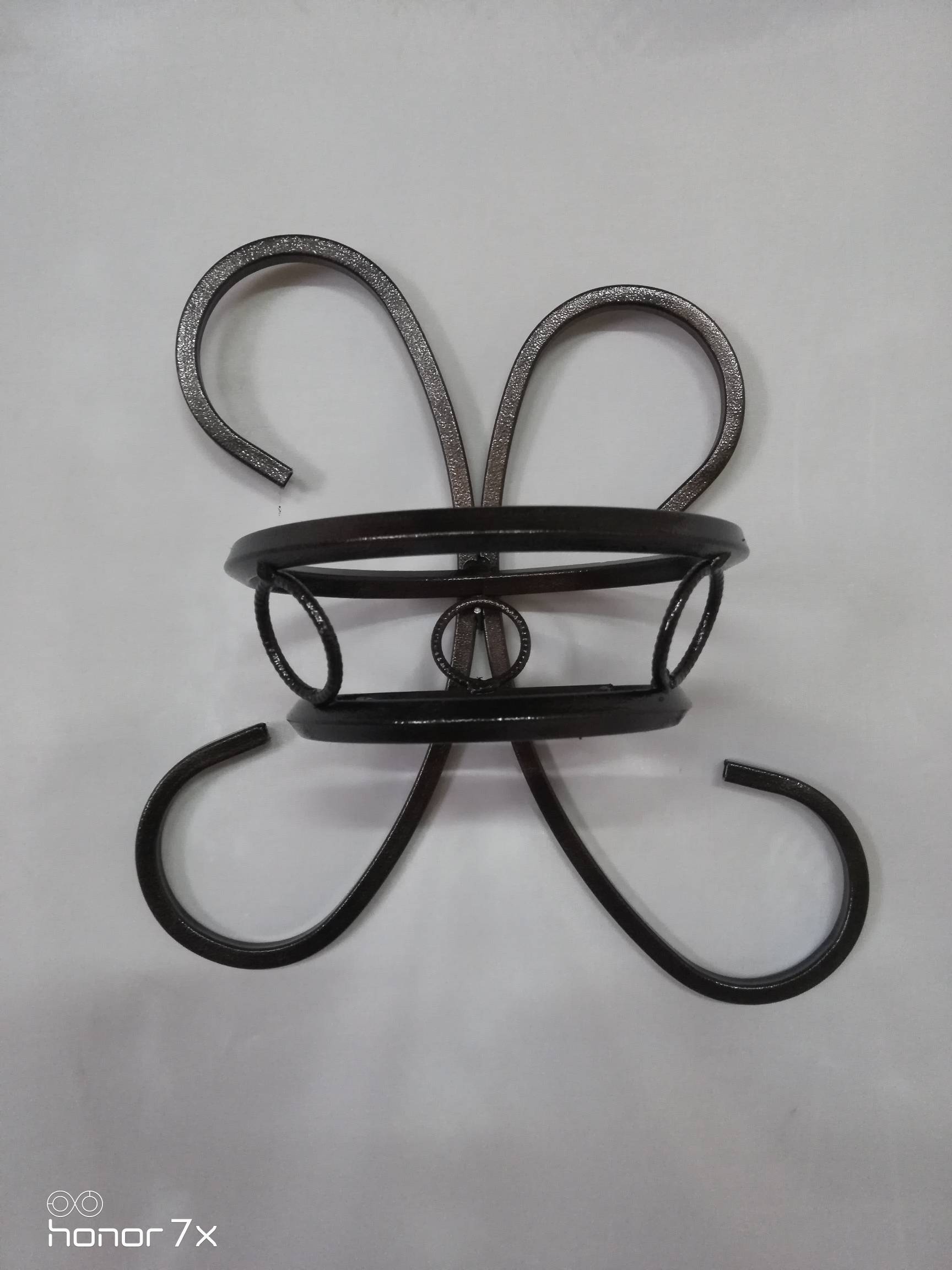 Подставка кованая для цветов на 1 горшок Бабочка 34х20х35см арт.К6 по цене 