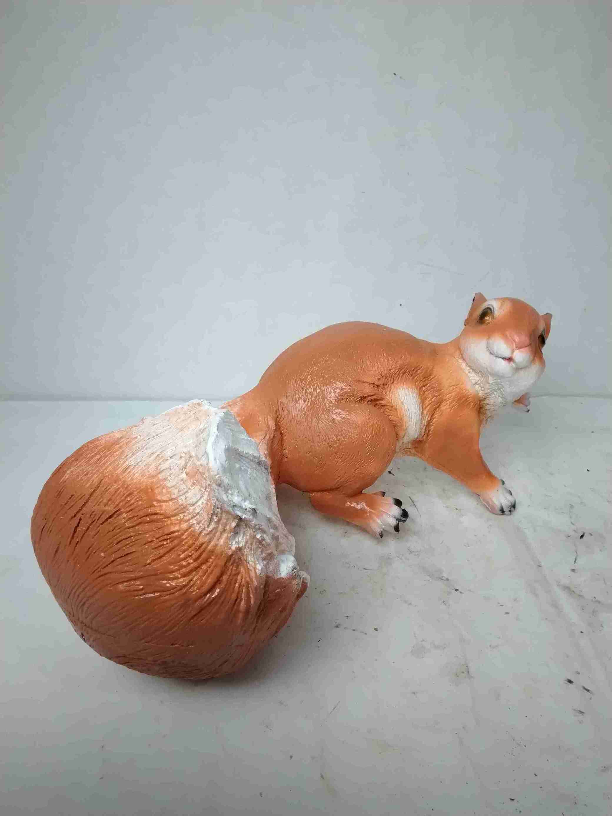 Фигура Навесная Белка-поилка 15х35х19см, полистоун арт.ФП183 по цене 