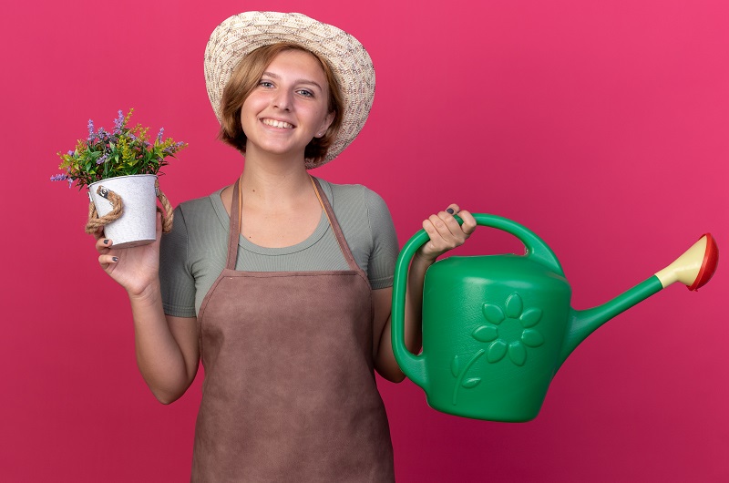 Выберите подарки садовнице к 8 марта 
