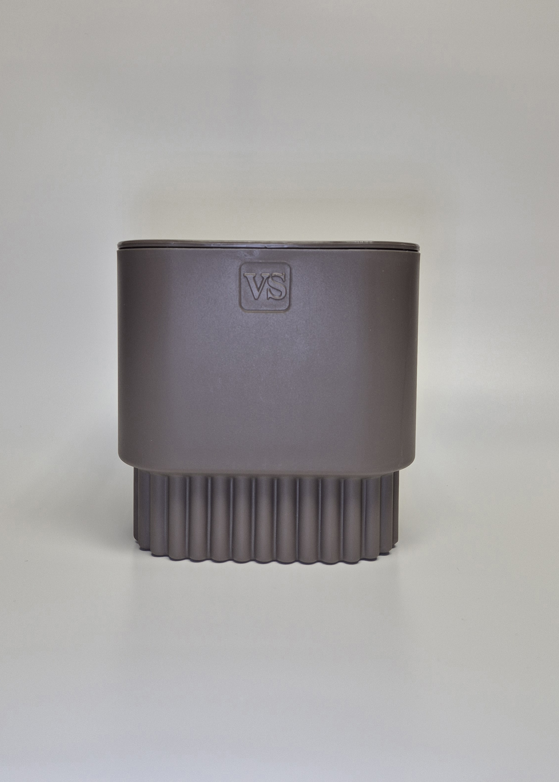 Горшок с дренажной системой Бостон квадрат ВипСет 5,5л шоколад, пластик по цене 