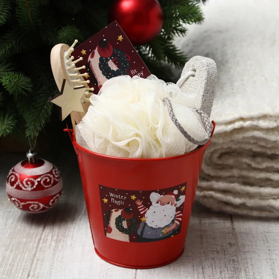 Набор подарочный Этель Зимнее волшебство: полотенце 30х60см и акс 4пр арт.10711905 по цене 