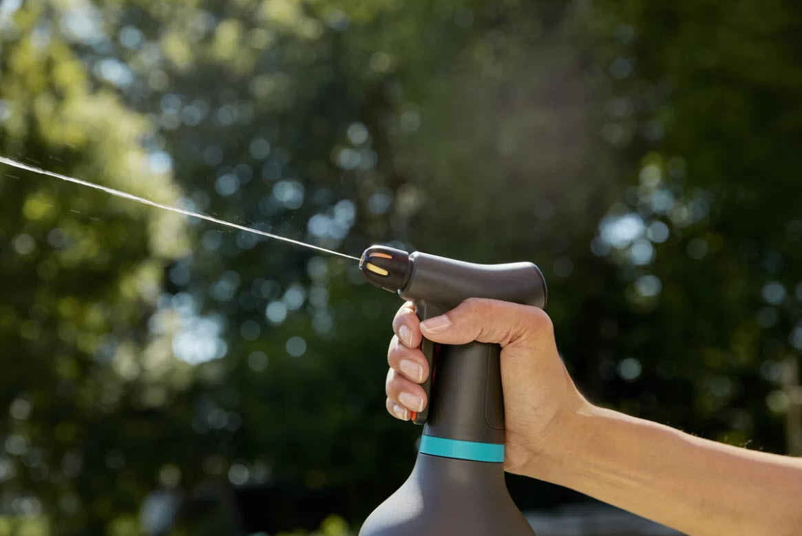 Опрыскиватель ручной 0.75л с рычагом Gardena 11110-30 по цене 