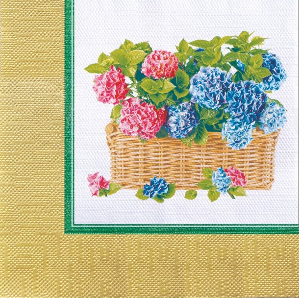 Салфетки бумажные Гортензия 33х33см 3-х слойные 20л арт.25567 по цене 