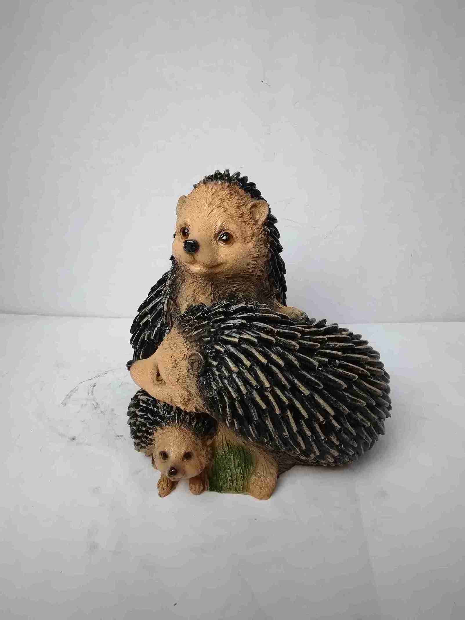 Фигура Ежики тройняшки 21х16х19см, полистоун арт.F001 по цене 