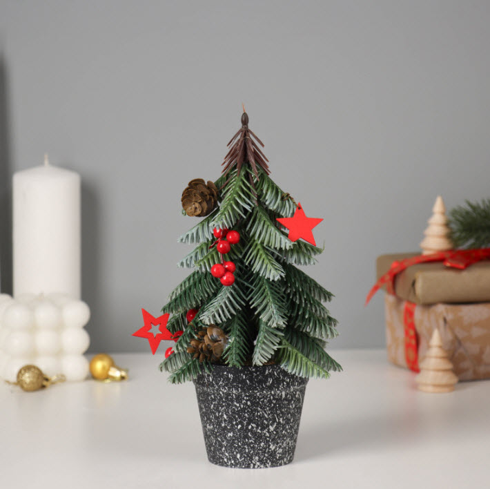 Елка искусственная литая с ягодками в горшочке 22см арт.10481662 по цене 