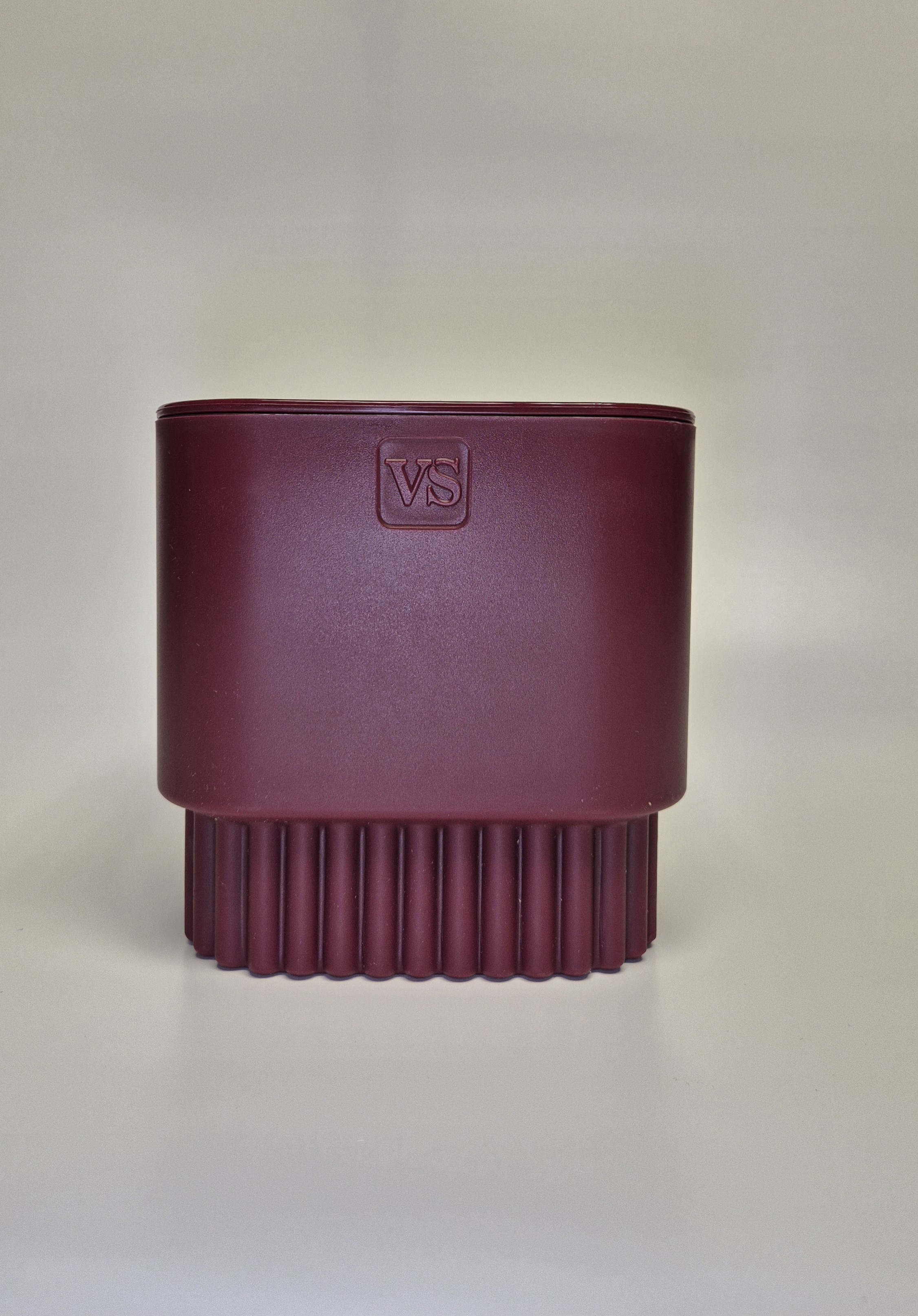 Горшок с дренажной системой Бостон квадрат ВипСет 5,5л бордо, пластик по цене 