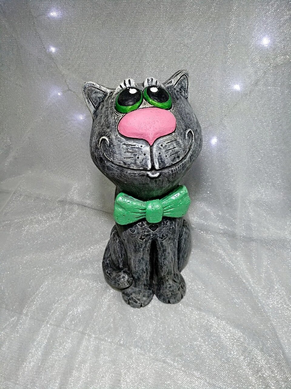 Фигура садовая Котик в бабочке 21х18х36см полистоун арт.Ф033м по цене 