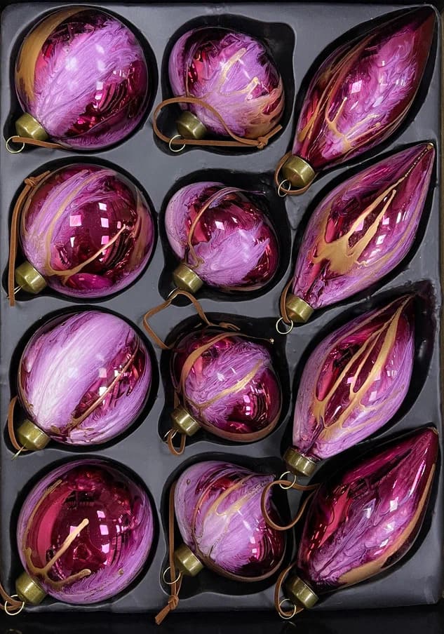 Шар стеклянный с разводами 8см малиновый арт.87198 по цене 