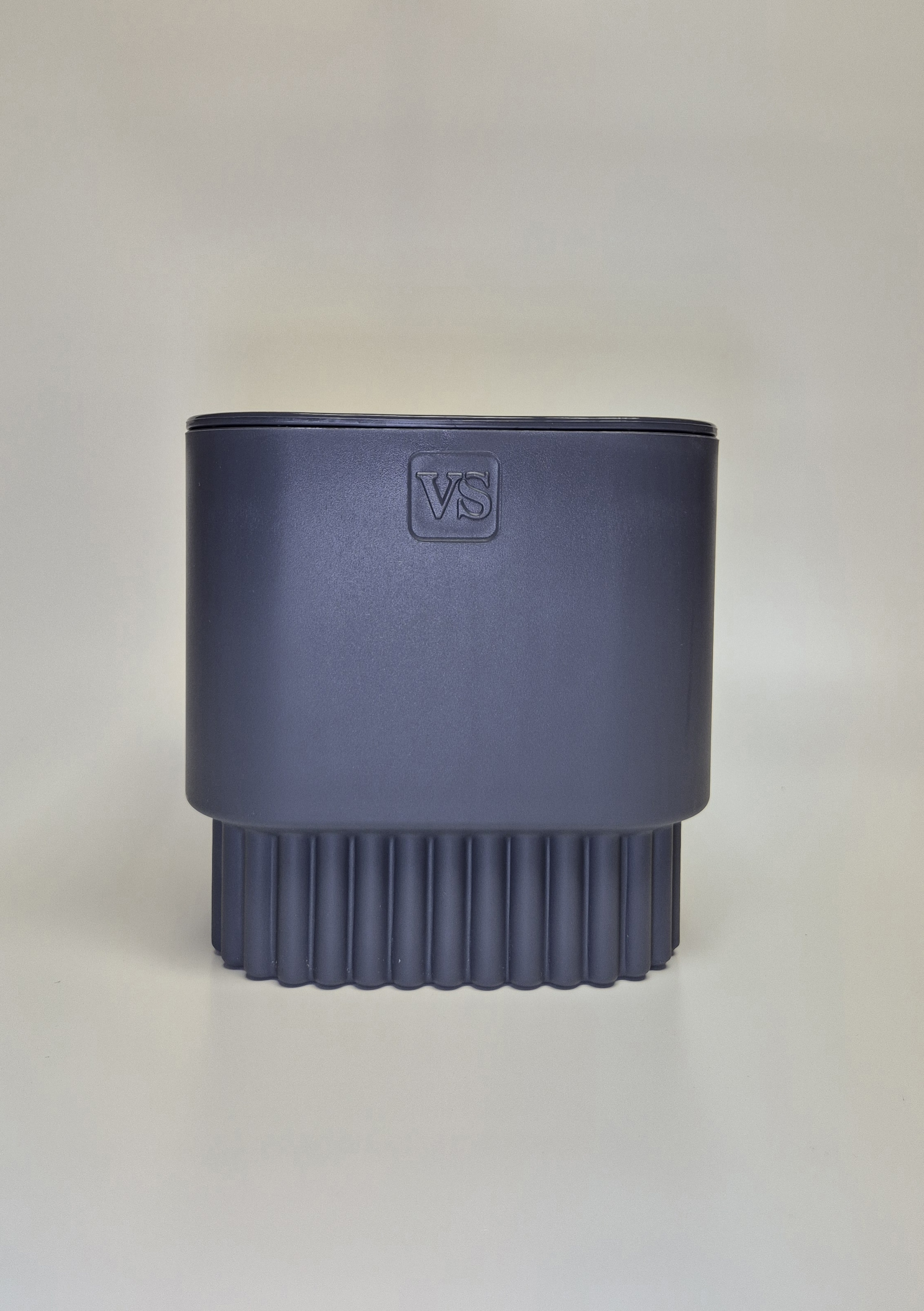 Горшок с дренажной системой Бостон квадрат ВипСет 5,5л антрацит, пластик по цене 