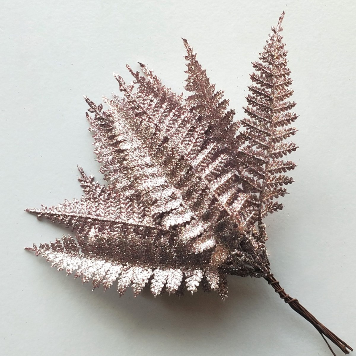 Набор листьев с глиттером 12шт H19см розовый арт.я000006419 по цене 