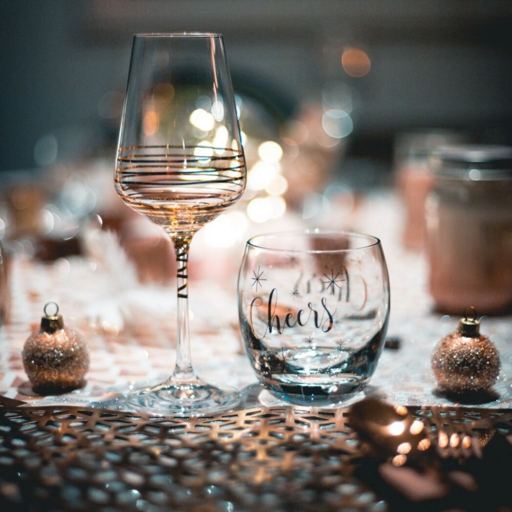 фужеры на новогоднем столе
