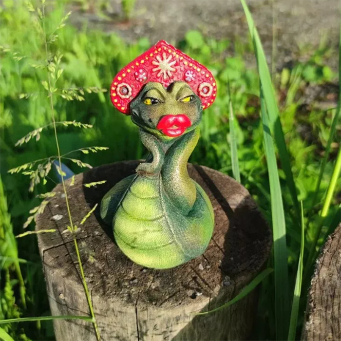 Фигурка декоративная Барышня змея-Змеюля полистоун