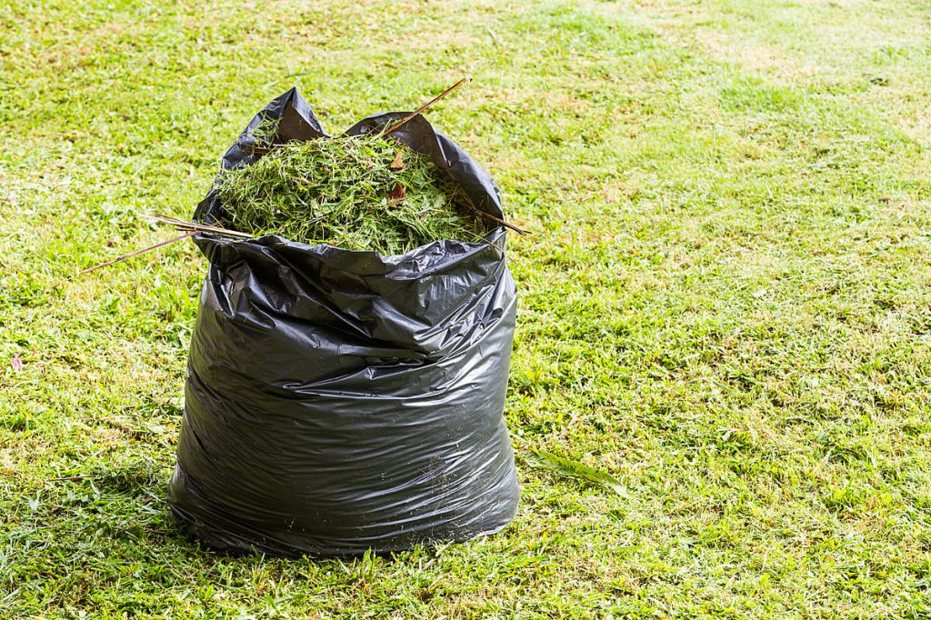 Yard-Waste-ThinkstockPhotos-471845851.jpg