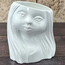 Кашпо Девочка 12см 0,5л керамика, белый арт.556991 по цене 