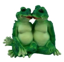 Фигура Лягушки целуются 17см, полистоун арт.F543 по цене 
