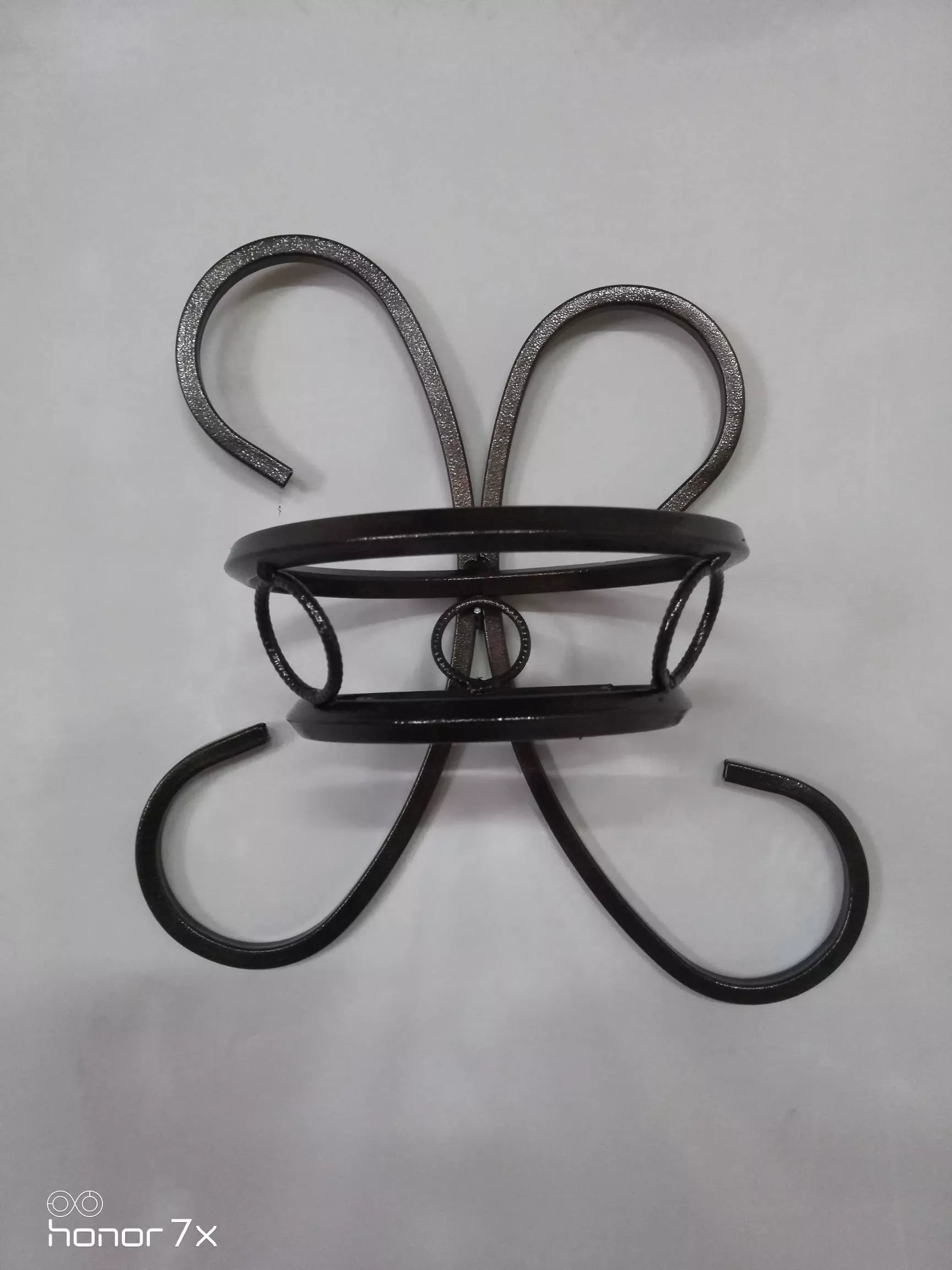 Подставка кованая для цветов на 1 горшок Бабочка 34х20х35см арт.К6 по цене 