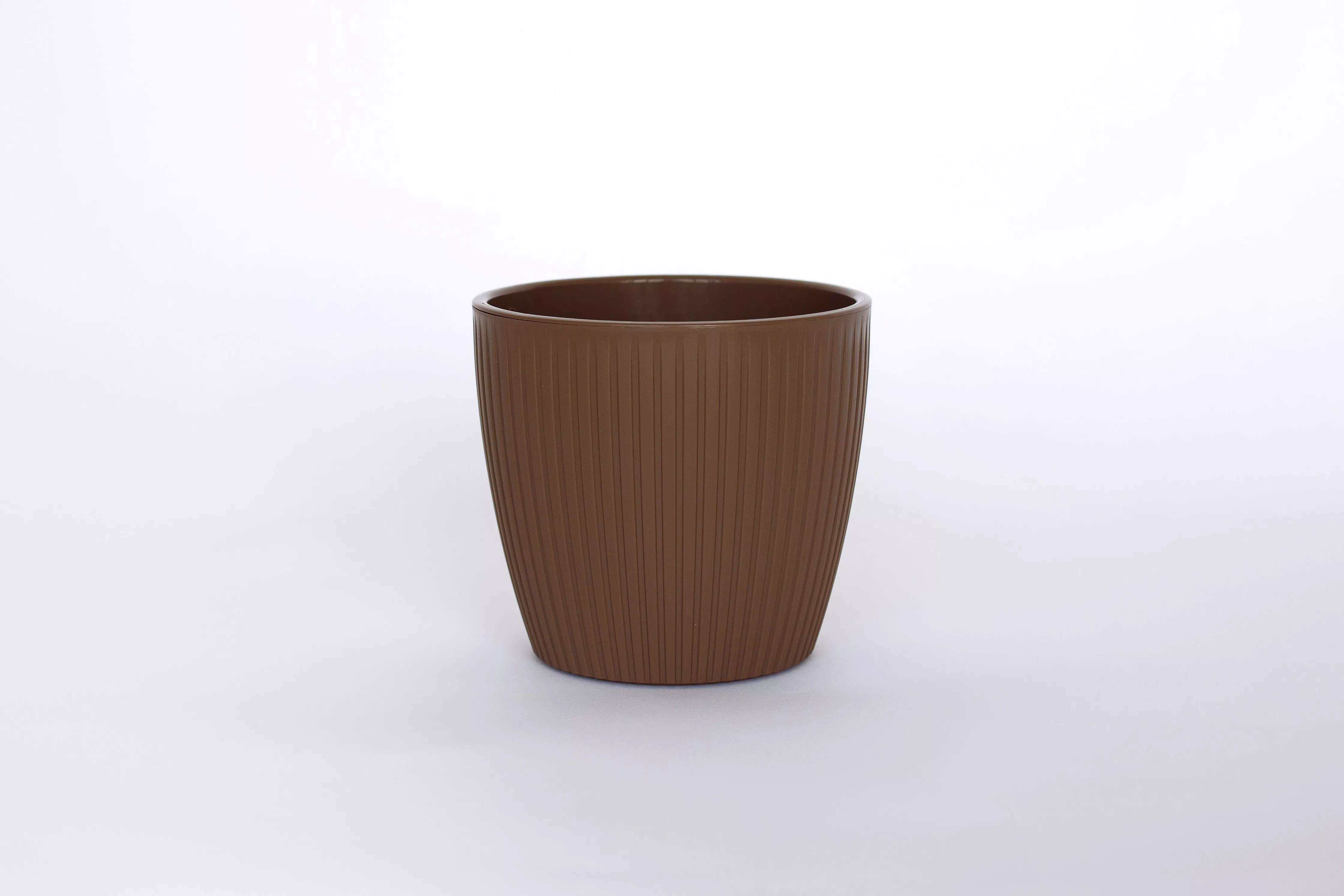 Горшок с дренажной системой ЭВИ ВипСет 0,6л шоколад, пластик по цене 