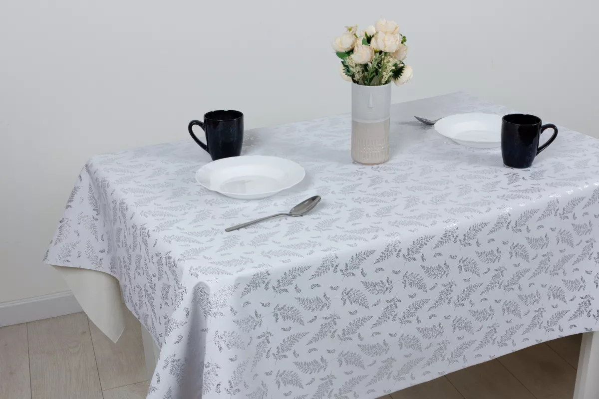 Клеенка Папоротник серебро на белом 140см арт.13416 по цене 