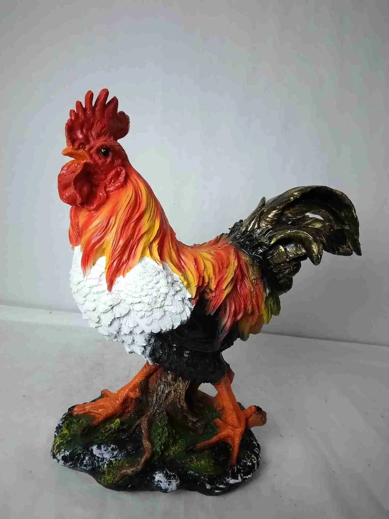 Фигура Петух беговой  40х37х18см, полистоун арт.ФП038 по цене 