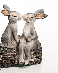 Фигура садовая Зайцы влюбленные полистоун 36х25х40см арт.Ю09080-Грэй по цене 