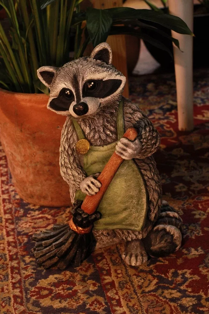 Фигура садовая Еня Подметайка 38см, полистоун арт.Ф369 по цене 