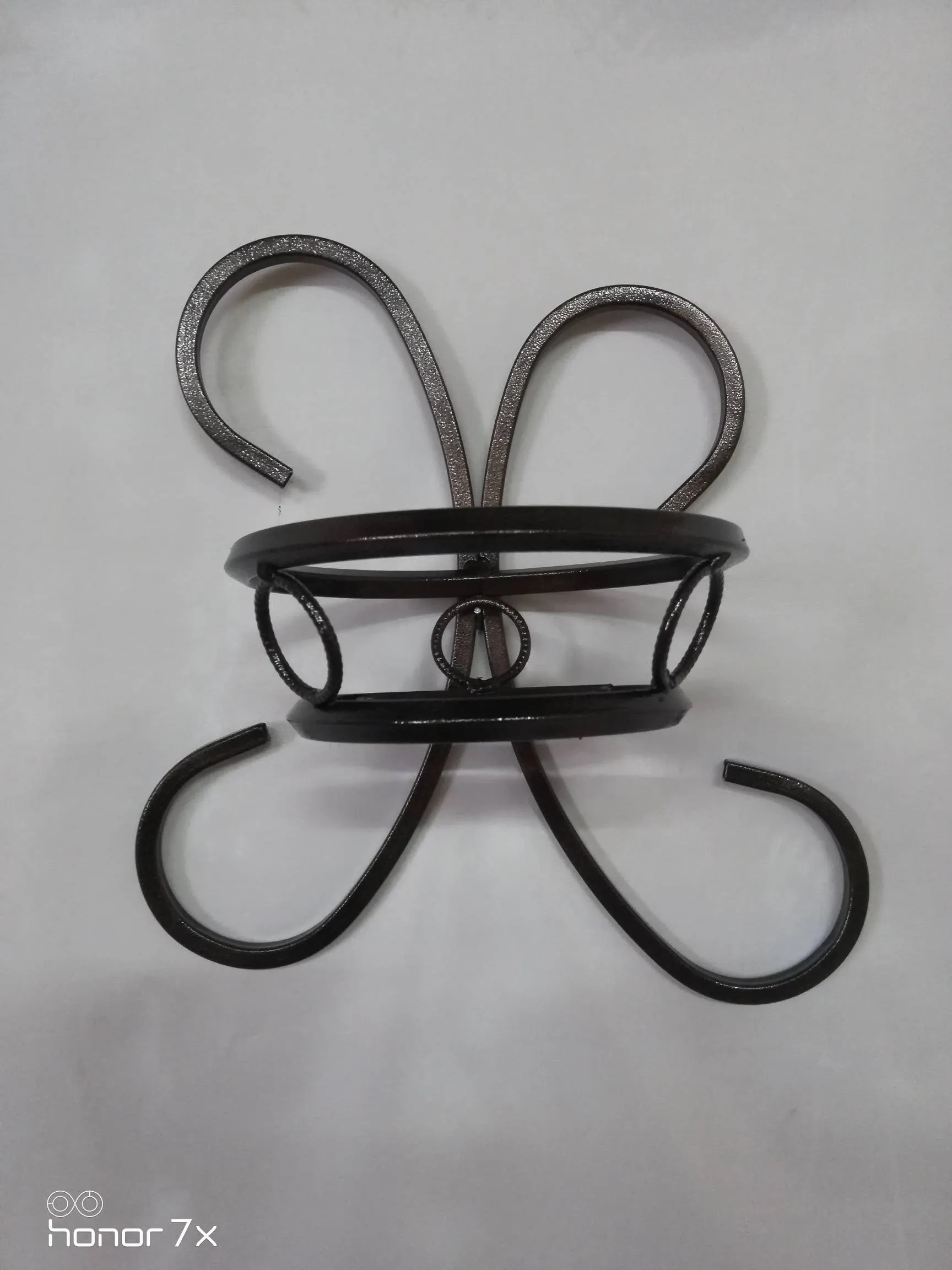 Подставка кованая для цветов на 1 горшок Бабочка 34х20х35см арт.К6 по цене 