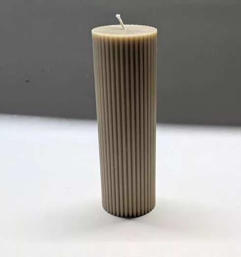 Свеча рифленая колонна 5х10см, капучино по цене 