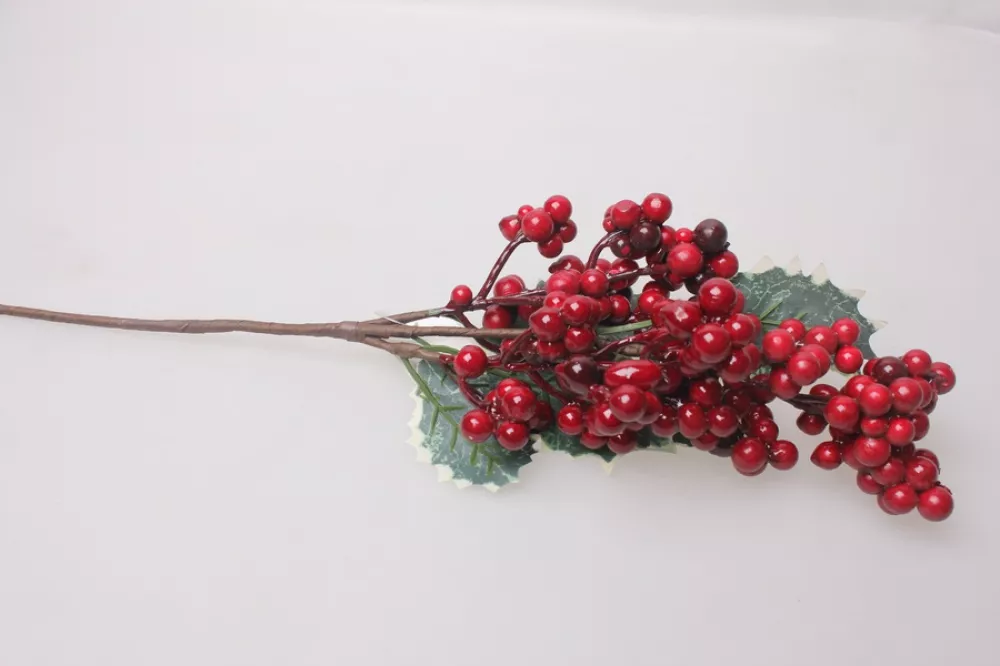 Изделие декоративное Ветка с ягодами, красная 41см по цене 