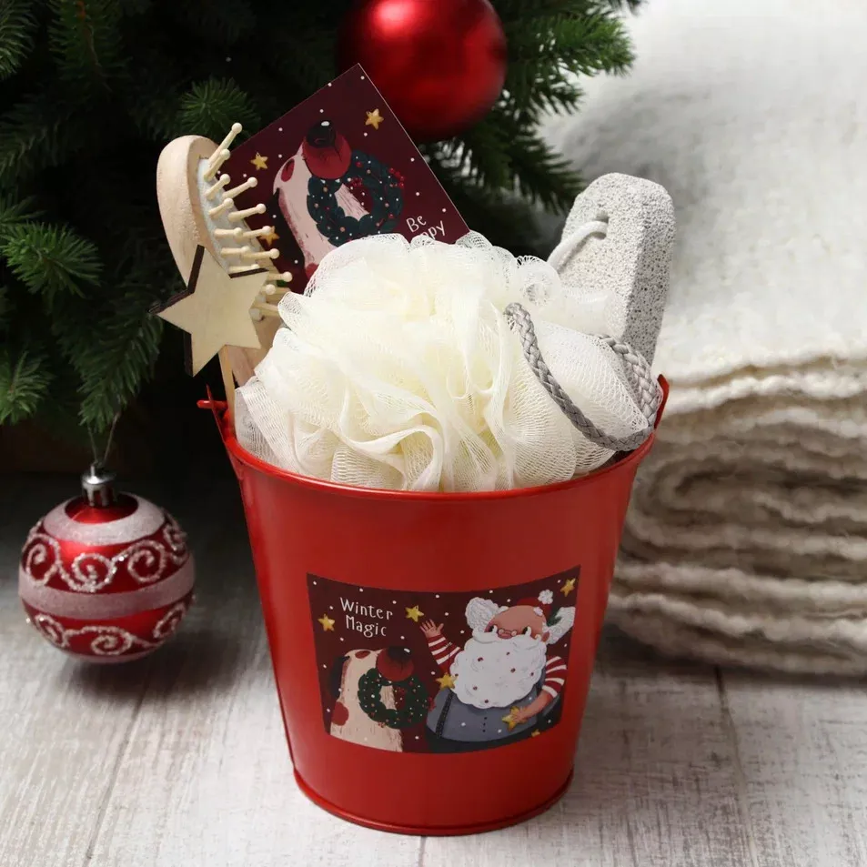 Набор подарочный Этель Зимнее волшебство: полотенце 30х60см и акс 4пр арт.10711905 по цене 