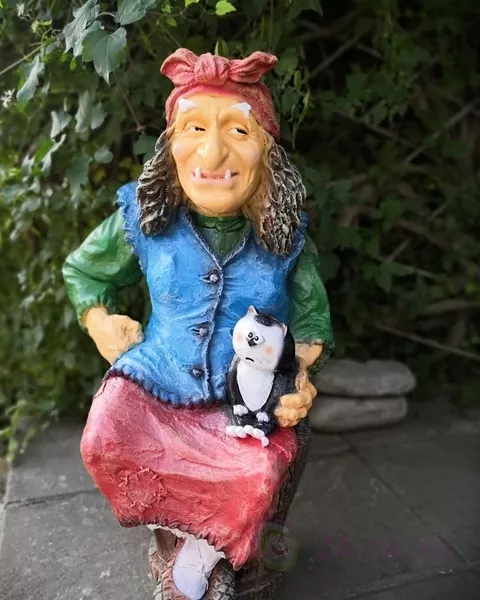 Фигура Баба яга средняя 74х39х37см полистоун арт.F1109 по цене 