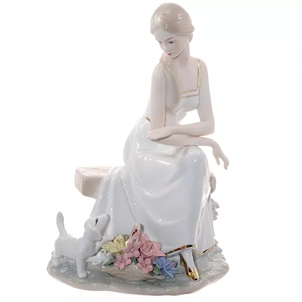 Фигурка декоративная Девушка 18х14x27см, фарфор арт.562910 по цене 