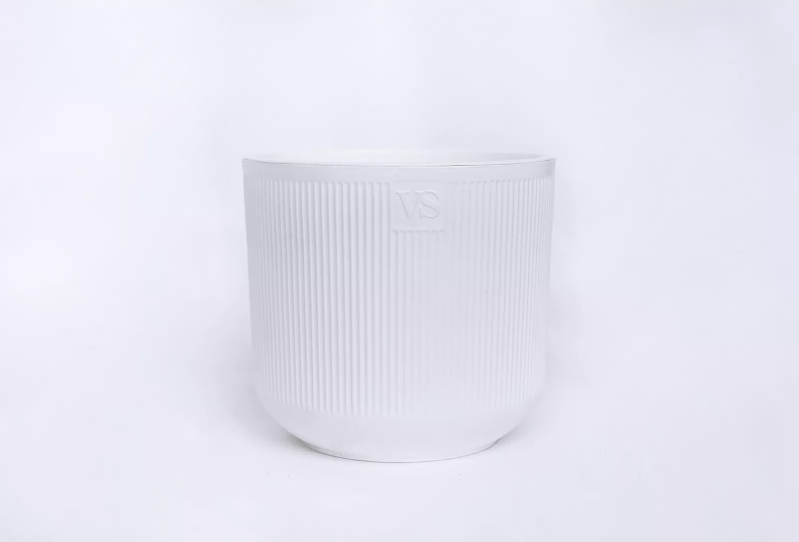 Горшок Росси ВипСет с дренажной системой 17х19х19см 4,4л пластик белый по цене 