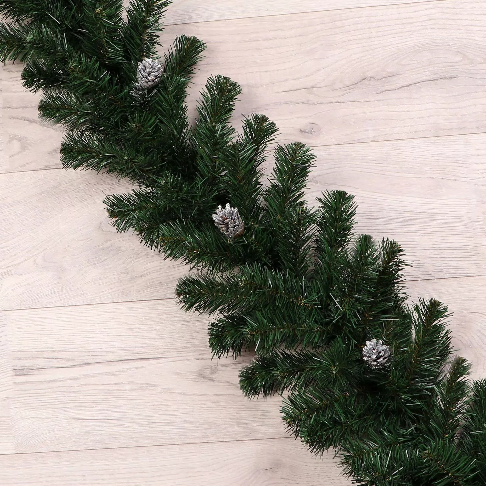Гирлянда хвойная шишки Серебро 270см ПВХ арт.10128827 по цене 