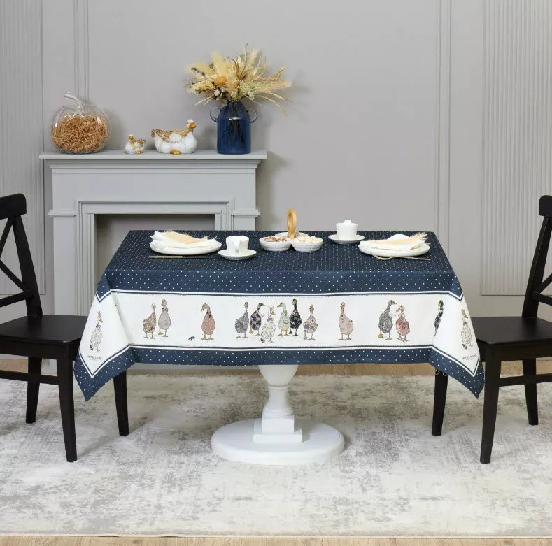 Скатерть ферма семейная синий 140х180см по цене 