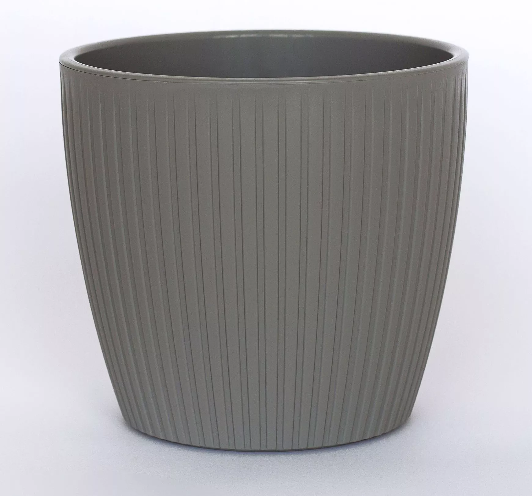 Кашпо ЭВИ ВипСет со вставкой пластик d-17,5см h-15,5см V-3л серый по цене 
