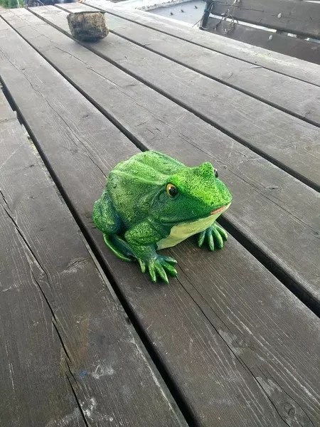 Фигура садовая Просто лягушечка полистоун 18х13х12см по цене 