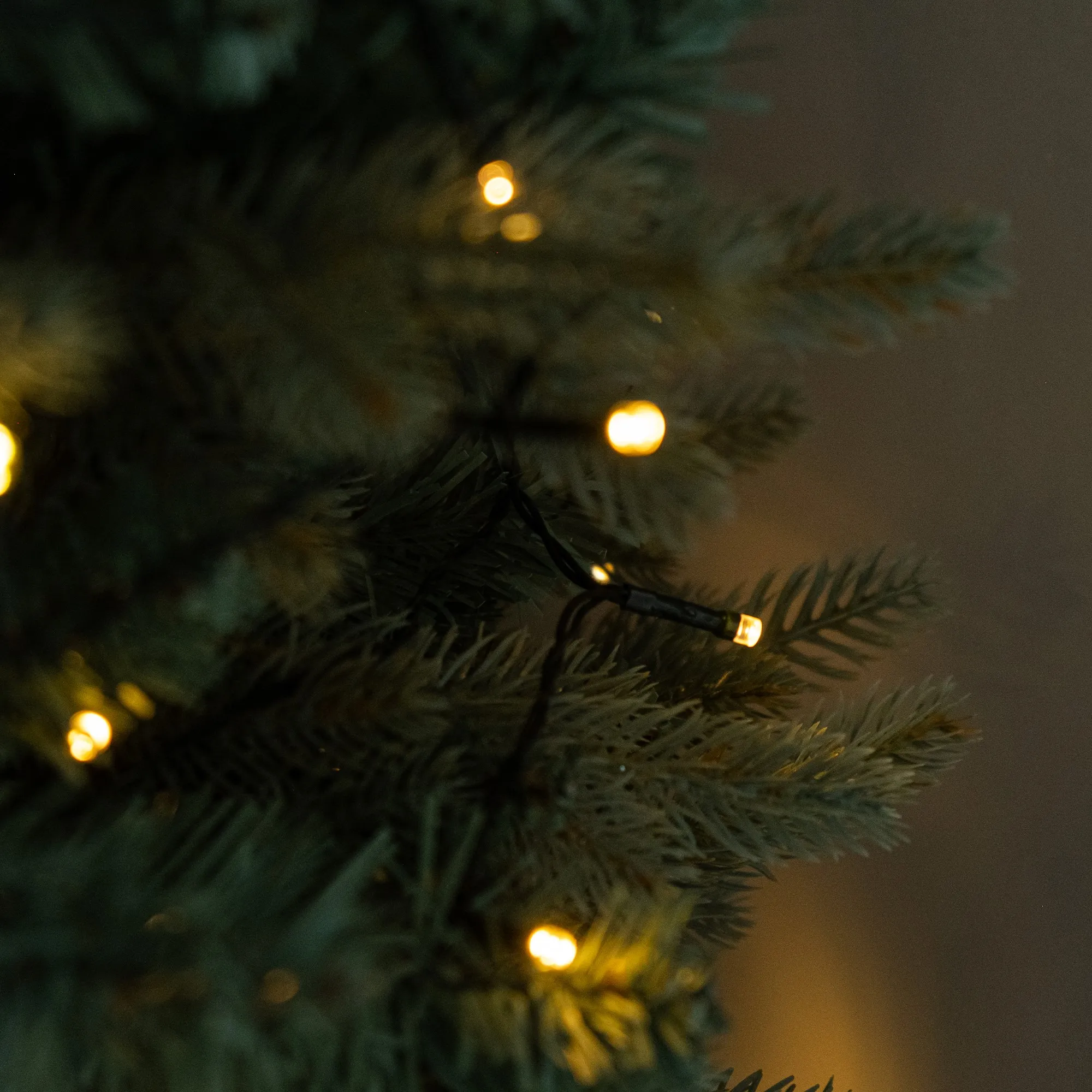 Электрогирлянда Нить 80LED теплый белый 8м, 8 режимов уличная по цене 