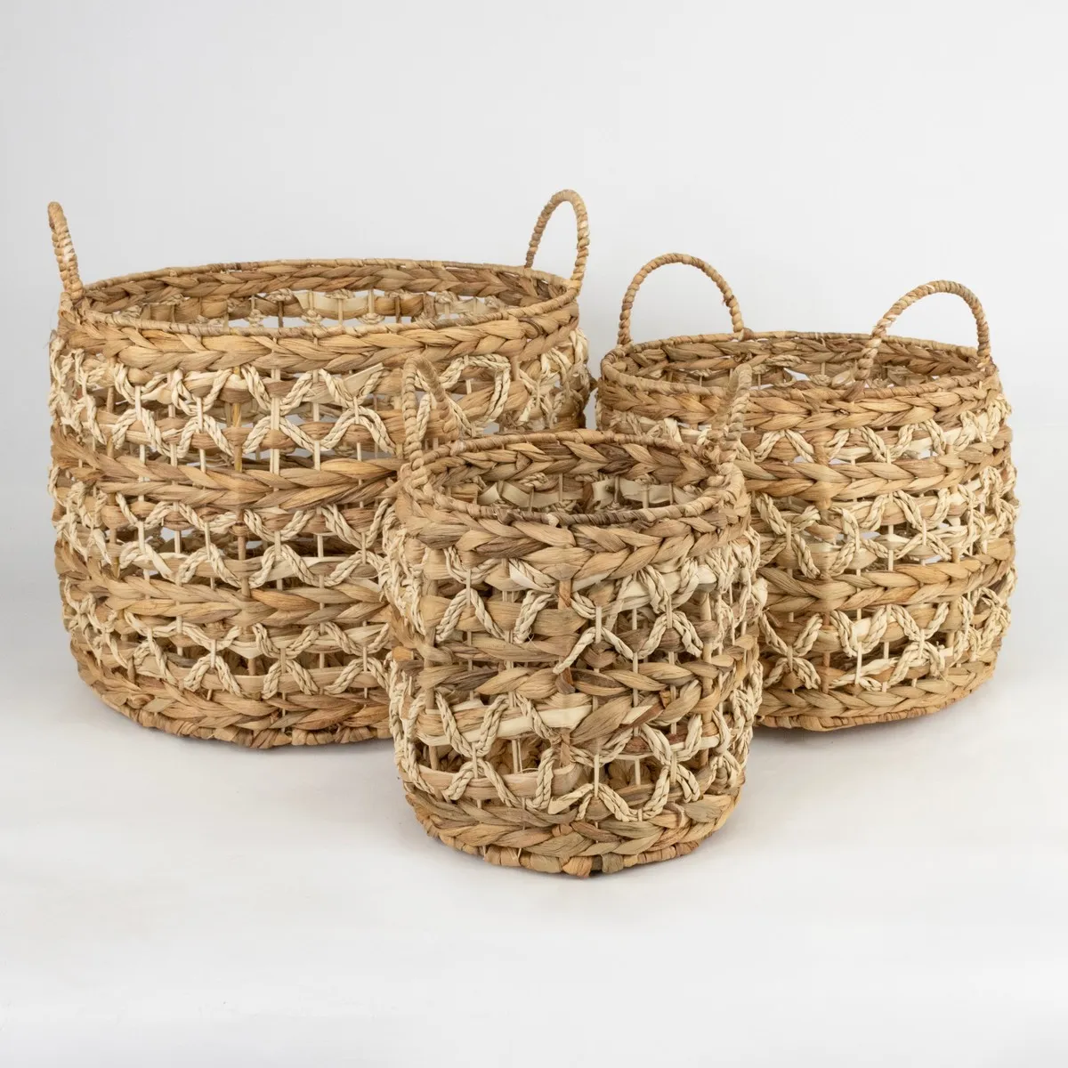 Корзина плетеная средняя, растительный материал арт.к000035523-2 по цене 