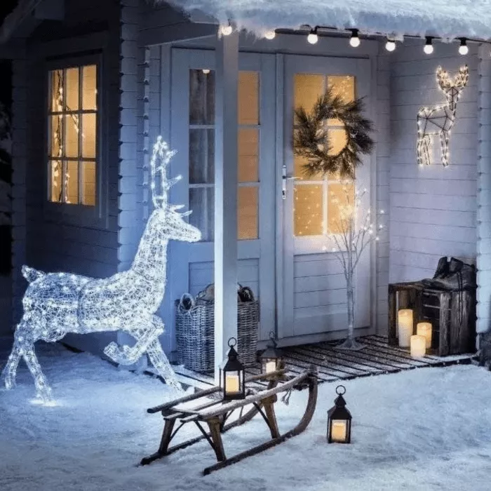 Как украсить сад к Новому Году